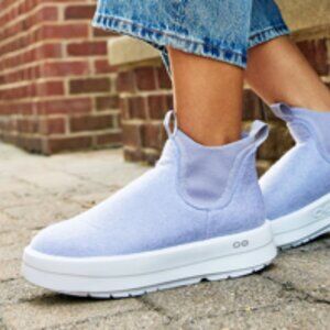 OOFOS OOmega Londoner -- Space Dust 9.5. NWT